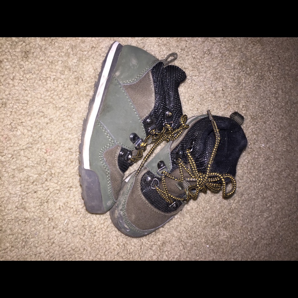 Boys hiking boots